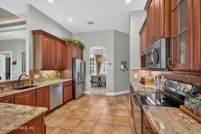 8 OLD OAK Drive N, Palm Coast, FL 32137