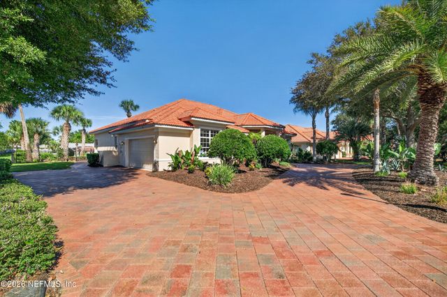 8 OLD OAK Drive N, Palm Coast, FL 32137