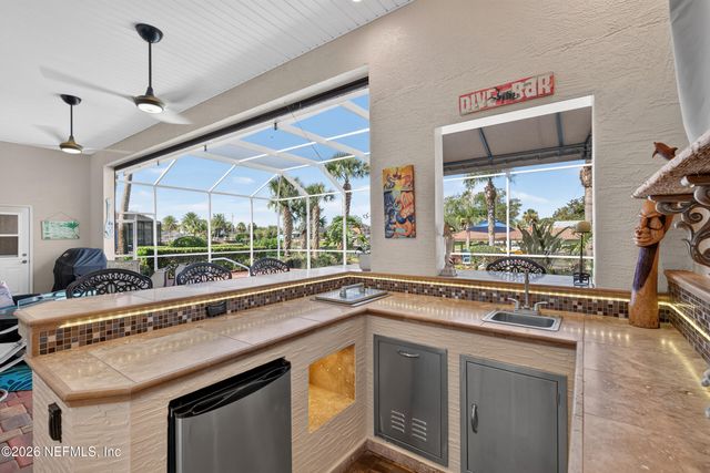 8 OLD OAK Drive N, Palm Coast, FL 32137