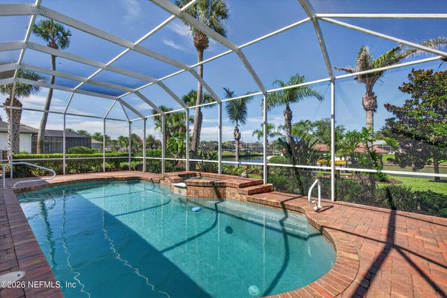 8 OLD OAK Drive N, Palm Coast, FL 32137