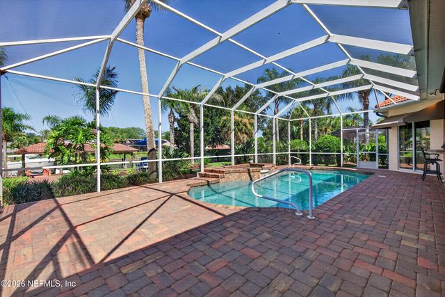 8 OLD OAK Drive N, Palm Coast, FL 32137