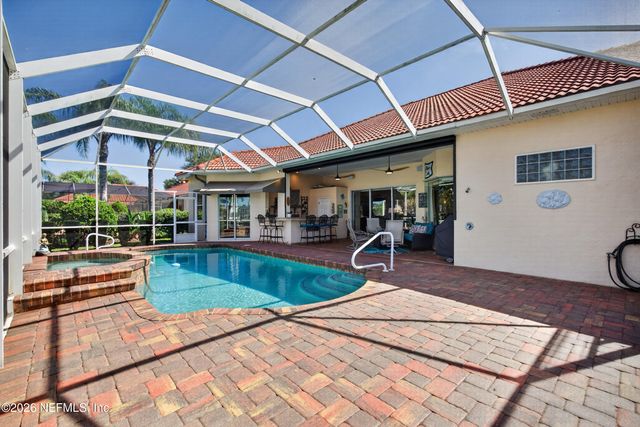 8 OLD OAK Drive N, Palm Coast, FL 32137