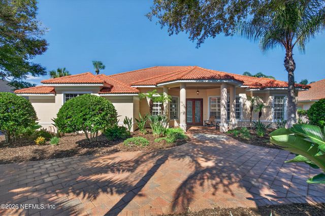 8 OLD OAK Drive N, Palm Coast, FL 32137