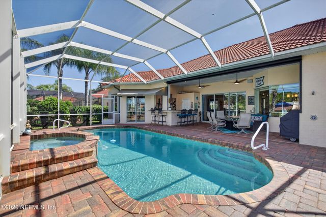 8 OLD OAK Drive N, Palm Coast, FL 32137