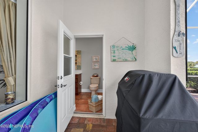8 OLD OAK Drive N, Palm Coast, FL 32137