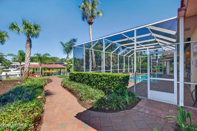 8 OLD OAK Drive N, Palm Coast, FL 32137