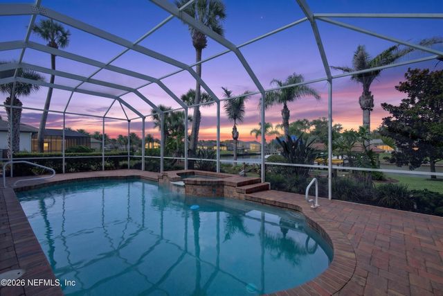 8 OLD OAK Drive N, Palm Coast, FL 32137