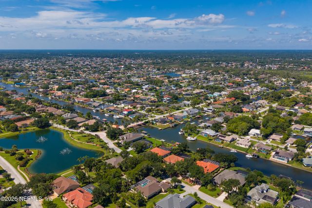 8 OLD OAK Drive N, Palm Coast, FL 32137