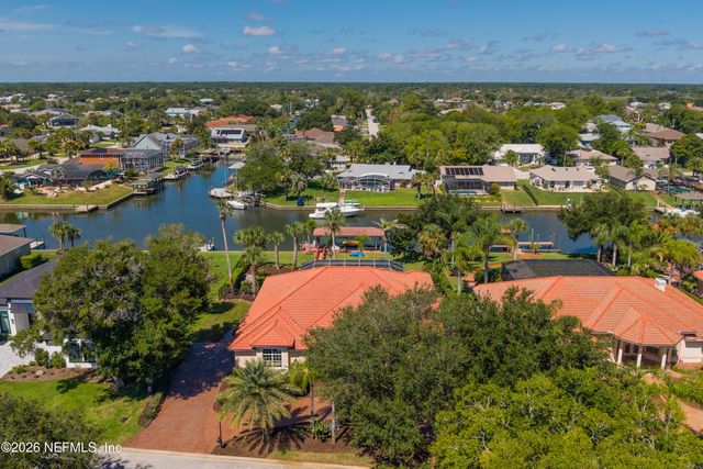 8 OLD OAK Drive N, Palm Coast, FL 32137