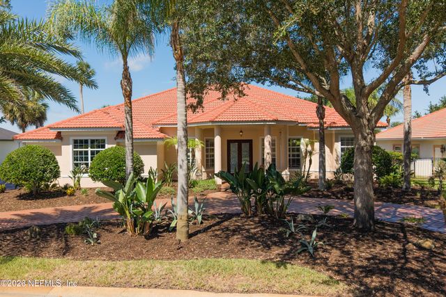 8 OLD OAK Drive N, Palm Coast, FL 32137