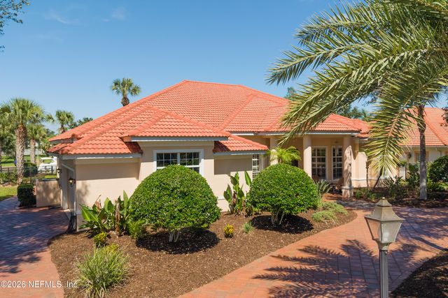 8 OLD OAK Drive N, Palm Coast, FL 32137
