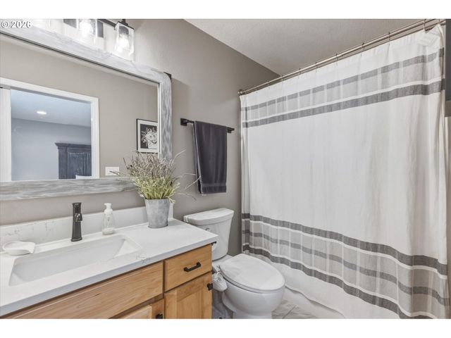 527 26TH Ave, Longview, WA 98632