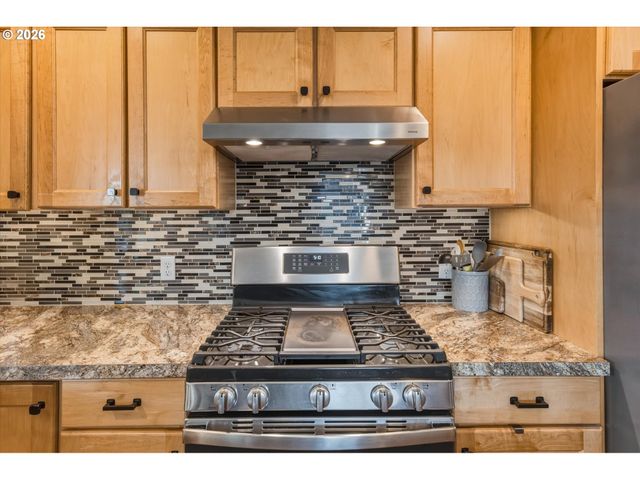 527 26TH Ave, Longview, WA 98632
