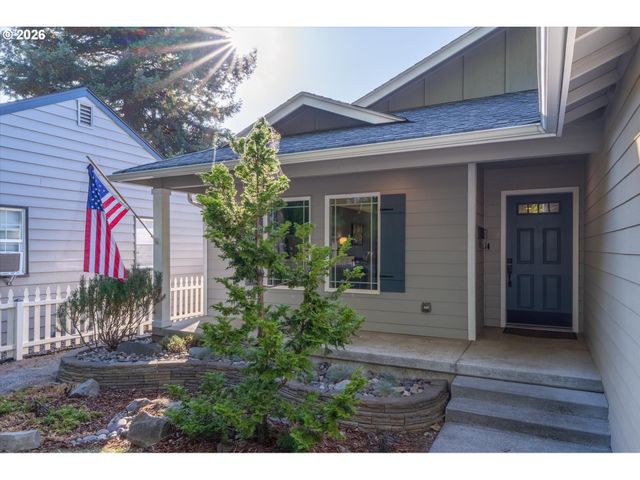 527 26TH Ave, Longview, WA 98632