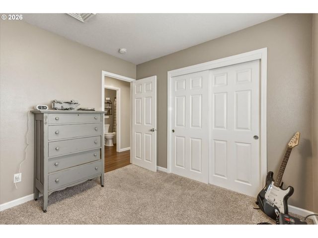527 26TH Ave, Longview, WA 98632