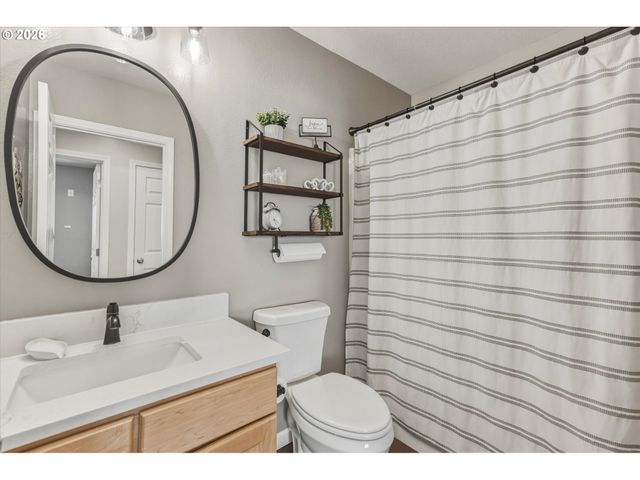 527 26TH Ave, Longview, WA 98632