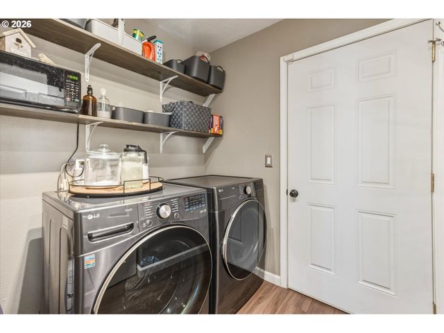 527 26TH Ave, Longview, WA 98632