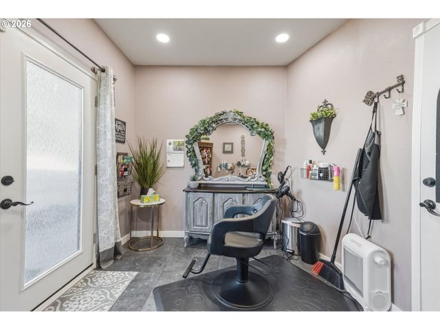 527 26TH Ave, Longview, WA 98632