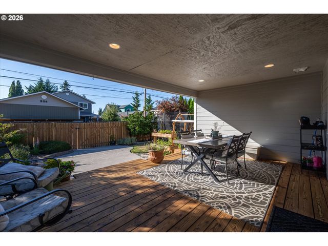 527 26TH Ave, Longview, WA 98632