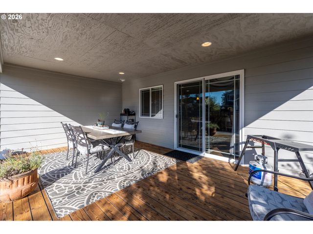 527 26TH Ave, Longview, WA 98632