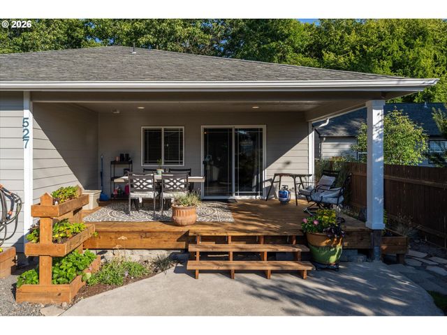 527 26TH Ave, Longview, WA 98632