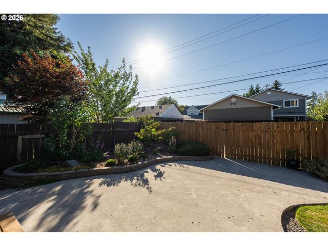 527 26TH Ave, Longview, WA 98632