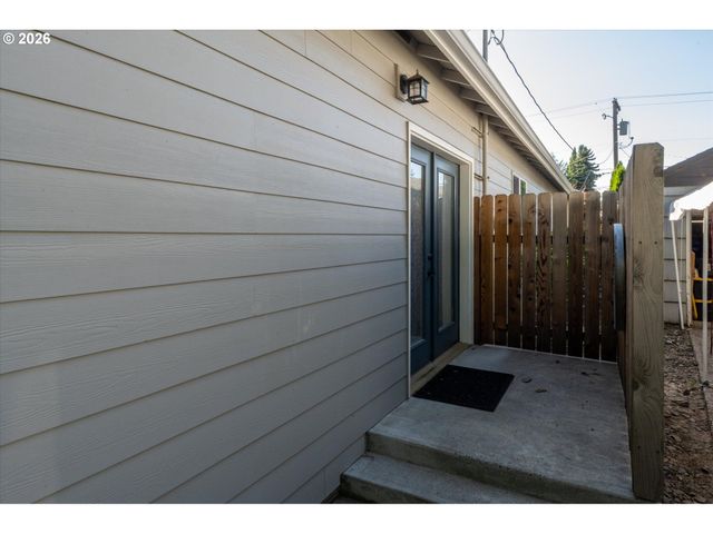 527 26TH Ave, Longview, WA 98632