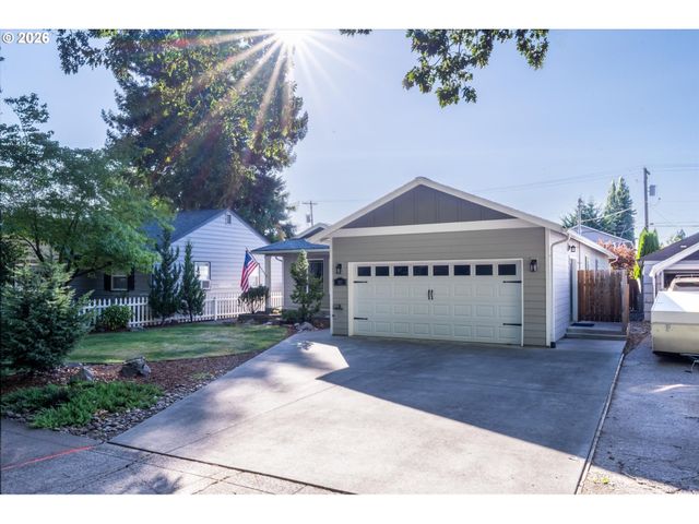 527 26TH Ave, Longview, WA 98632