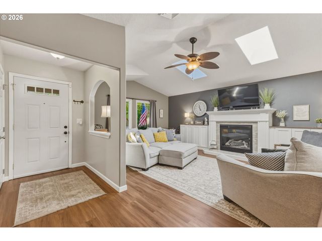 527 26TH Ave, Longview, WA 98632