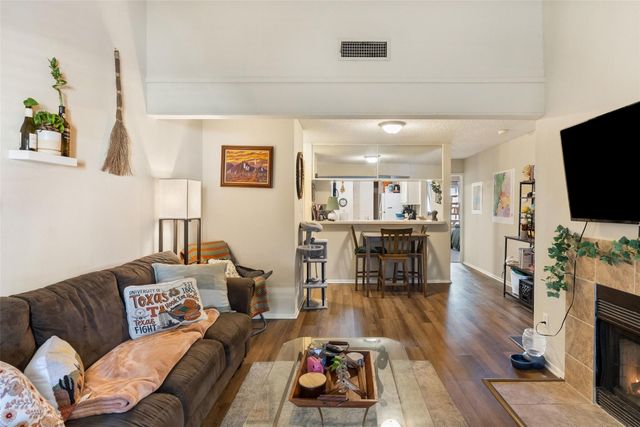 806 W 24th ST 328, Austin, TX 78705