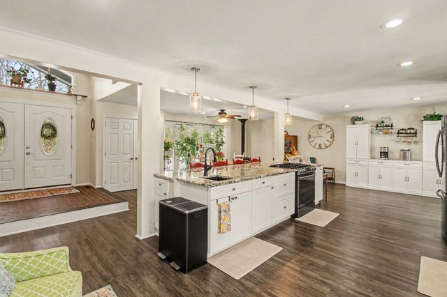 5060 Glenway Drive, Brighton, MI 48116