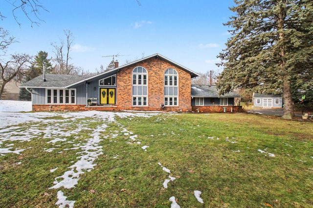 5060 Glenway Drive, Brighton, MI 48116