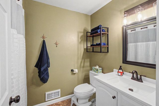 5060 Glenway Drive, Brighton, MI 48116