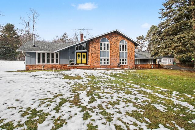 5060 Glenway Drive, Brighton, MI 48116