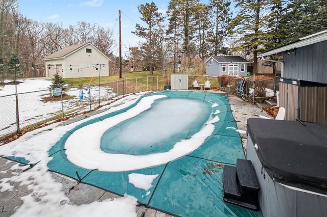 5060 Glenway Drive, Brighton, MI 48116