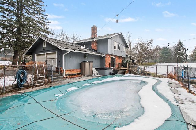 5060 Glenway Drive, Brighton, MI 48116