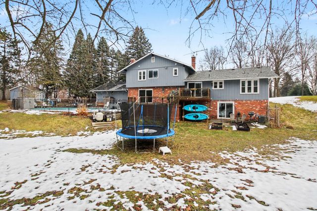 5060 Glenway Drive, Brighton, MI 48116