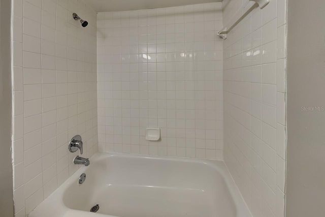 918 LAKE DESTINY ROAD E, Altamonte Springs, FL 32714