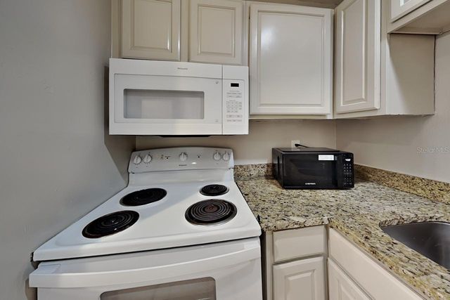 918 LAKE DESTINY ROAD E, Altamonte Springs, FL 32714