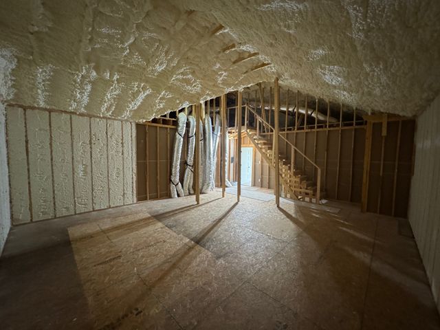 2704 Creek Drive, Granbury, TX 76048