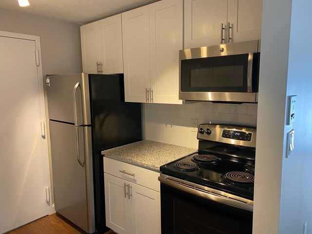 1 Silver Hill 4, Natick, MA 01760