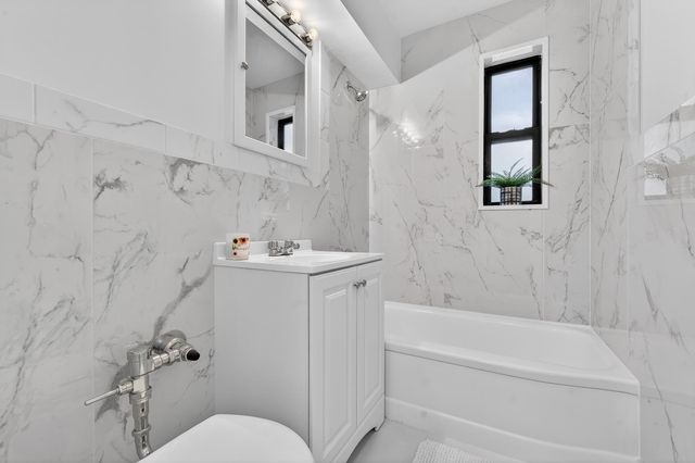 3720 87th St Apt 1D, New York City, NY 11372