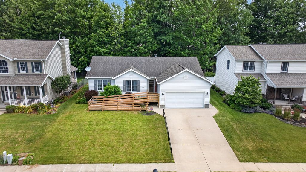 4641 AUTUMNWOOD TRAIL Trail, Millcreek, PA 16506