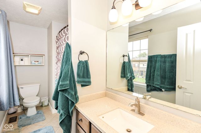 11122 Oakspring Court, Indianapolis, IN 46239