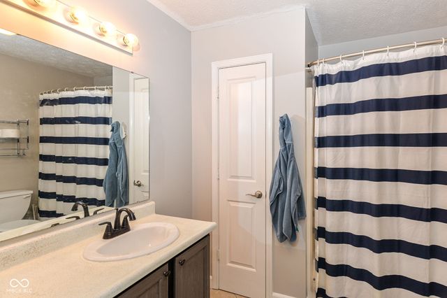 11122 Oakspring Court, Indianapolis, IN 46239