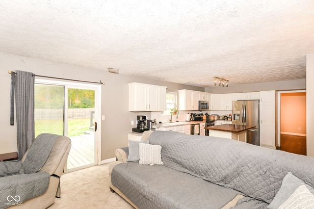11122 Oakspring Court, Indianapolis, IN 46239