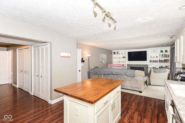 11122 Oakspring Court, Indianapolis, IN 46239