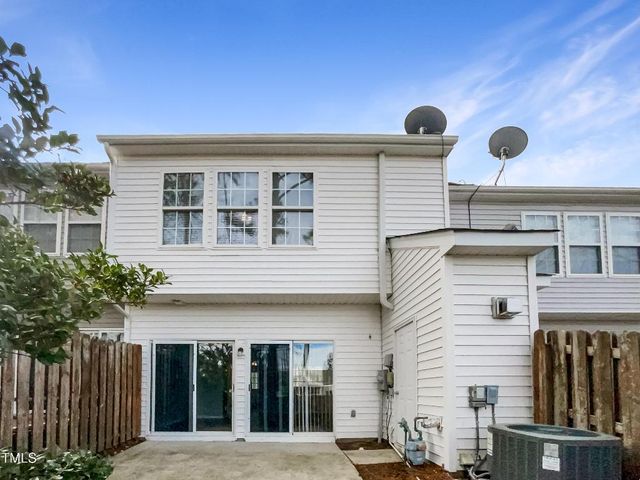 203 Canyon Lake Circle, Morrisville, NC 27560
