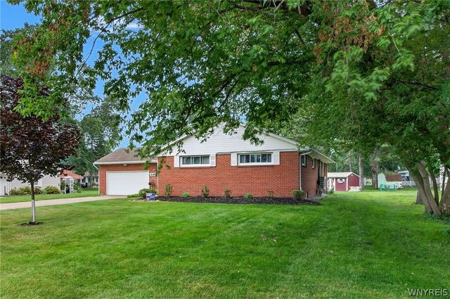 4497 Gentwood Drive, Clarence, NY 14221
