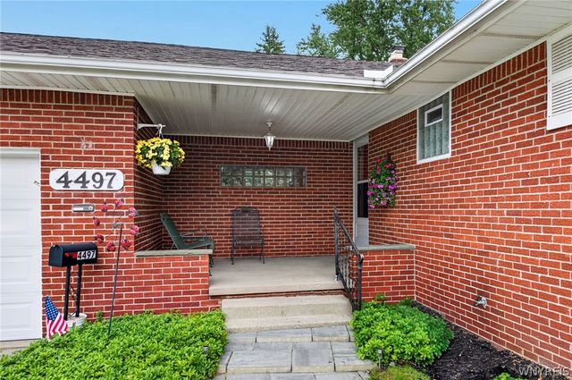 4497 Gentwood Drive, Clarence, NY 14221